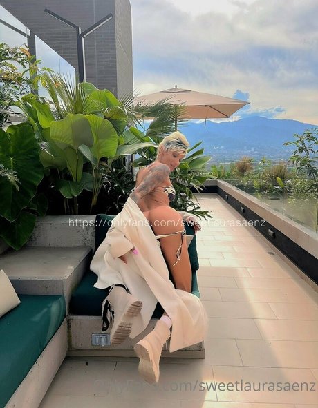 sweetlaurasaenz best model img