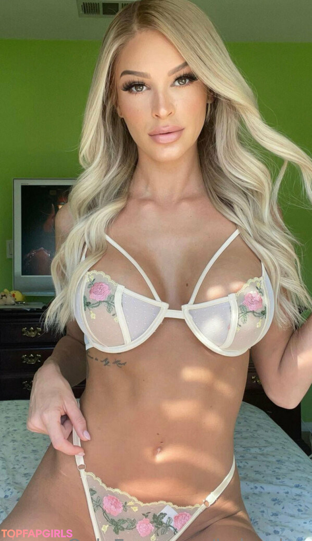 sister nude onlyfans porn picture