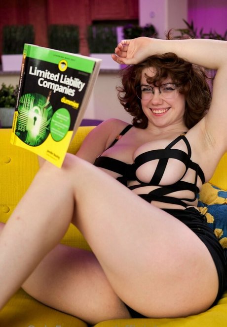 officialmorganrae naked star image