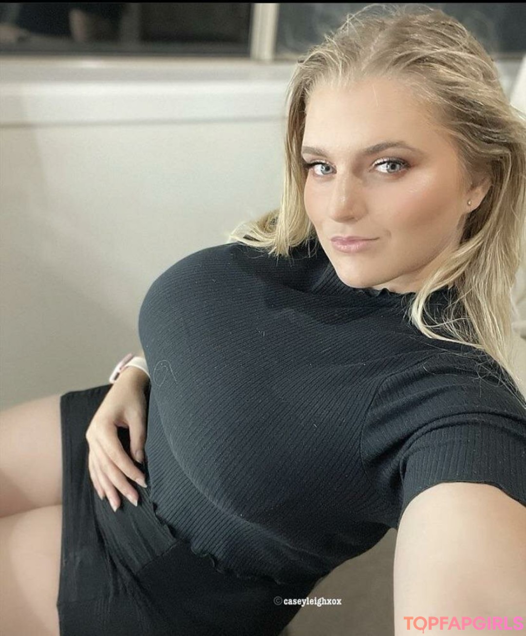 lesbian fisting onlyfans beautiful porn photos