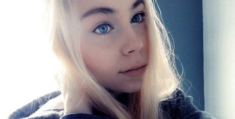 blondiesbooty model picture