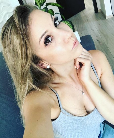 Veszprem Megye model nudes gallery