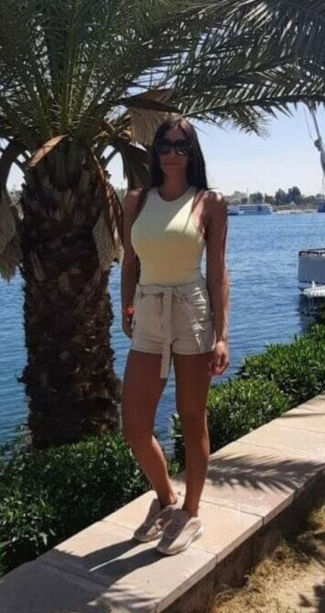 teen topless onlyfans top photo