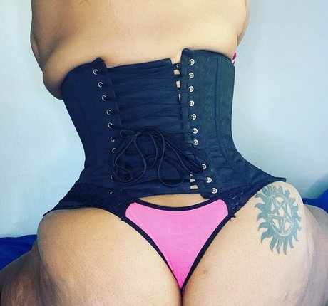 amazon leee model top gallery