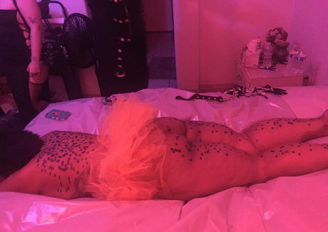 amazon leee model nice photo