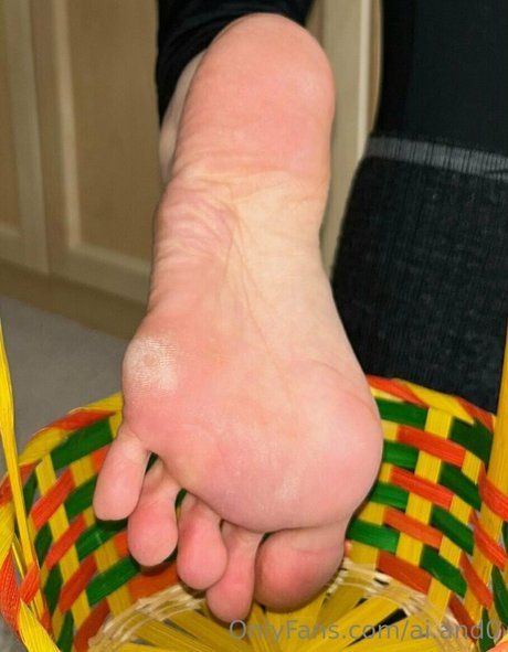 ai and0 beautiful model img