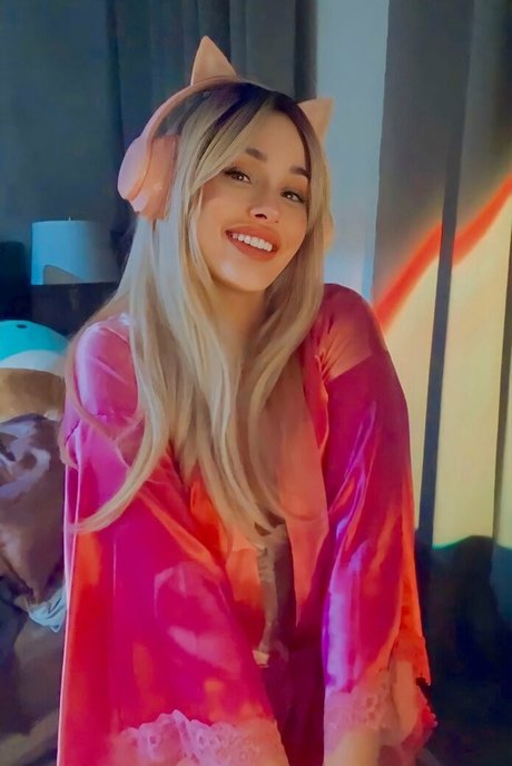 kittytheasmrqueen perfect model photo