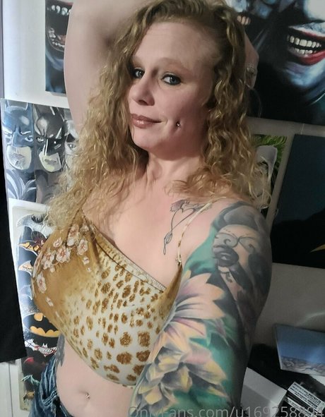 bigbootymandyj1981 porn model images