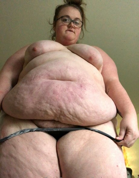 ladykeepsherlegsopen pornstar img