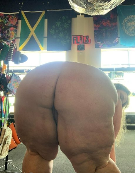 ladykeepsherlegsopen top pornstar pics