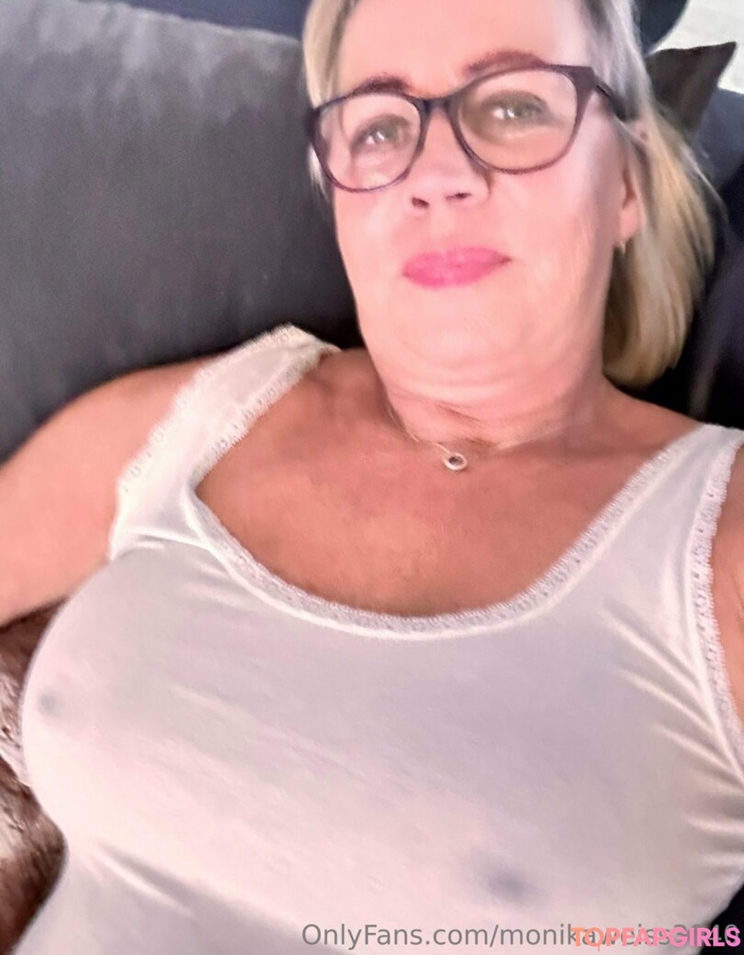 monikaweiss3040 model adult image