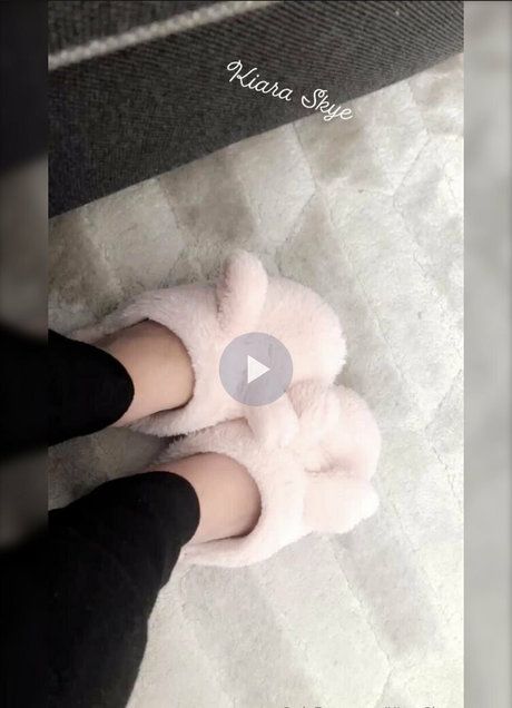 kiaraskyefree pornstar nudes img