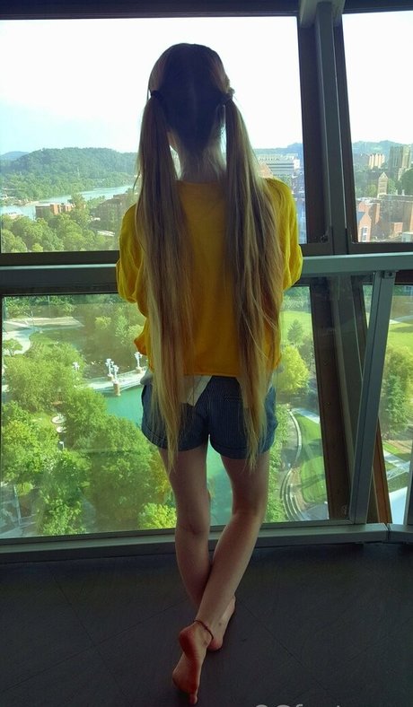 ogfeet model pornographic images