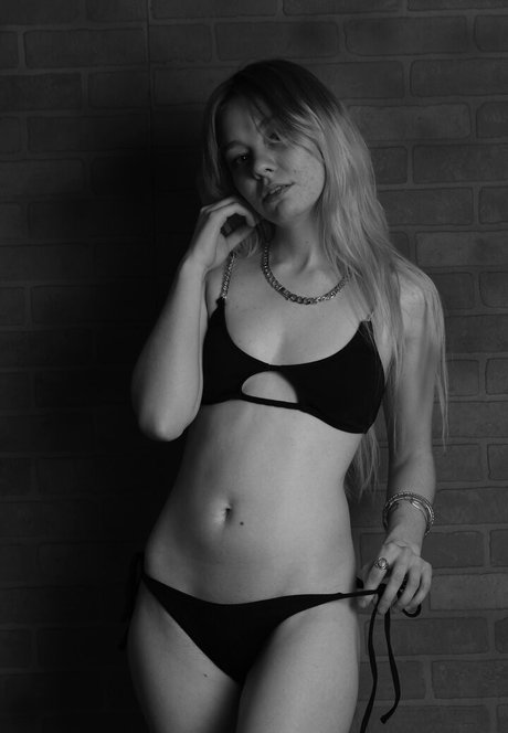 ogfeet model top photo