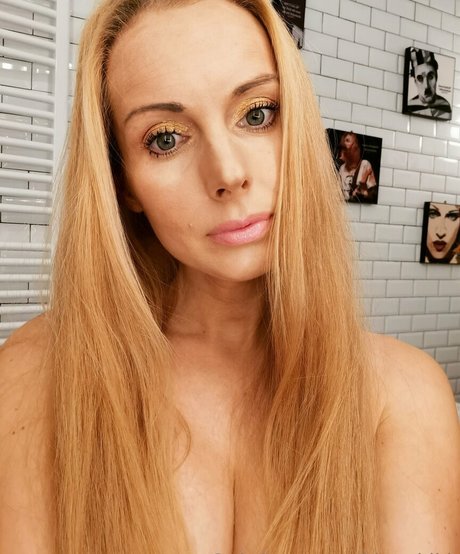 kinuskikk model nudes picture