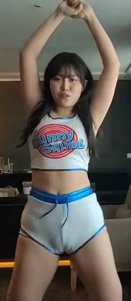 Yuggie TV nudes actress photo