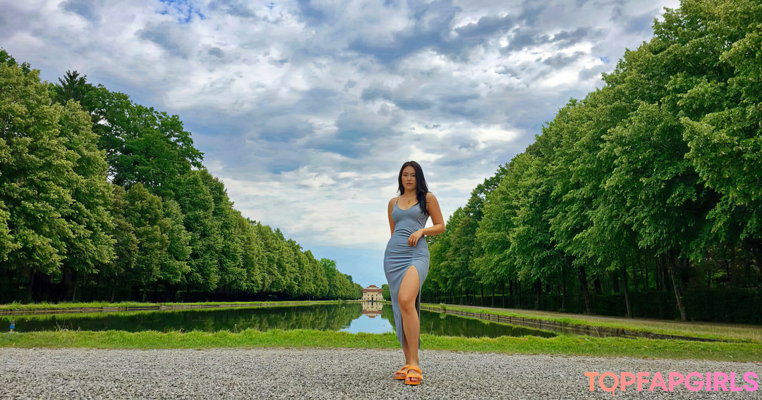 Yuggie TV xxx actress photo