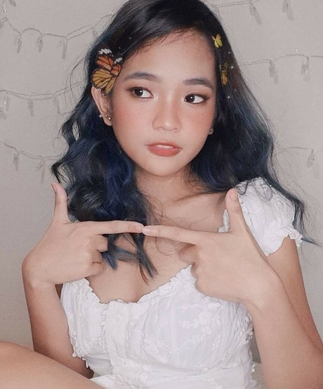 AlodiaMarie model xxx gallery