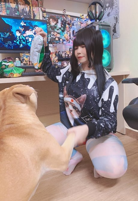 brunette petite onlyfans nude picture