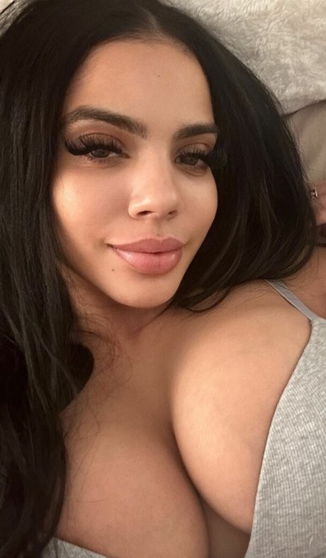 E dot pornstar naked images