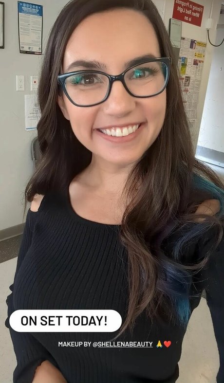 stepdaughter onlyfans free nude picture