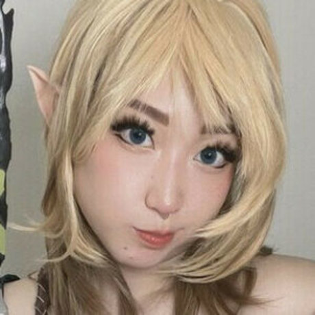 Tokimandee model nude photo