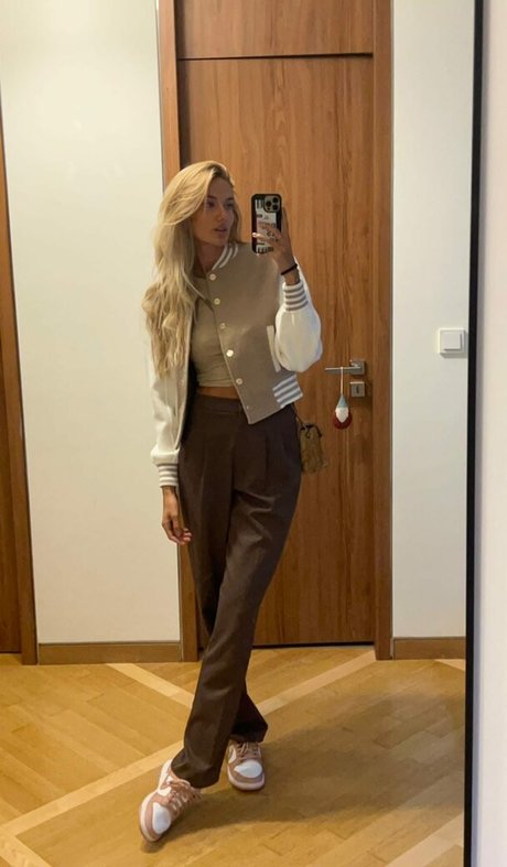 Alica Schmidt model nudes image