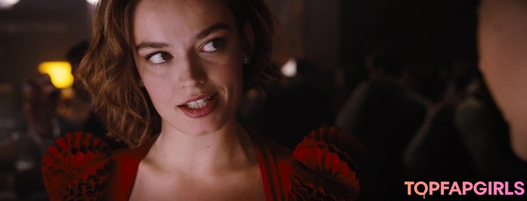 Emma Mackey profile image