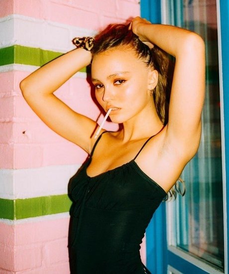 Lily Rose Depp nudes star pic