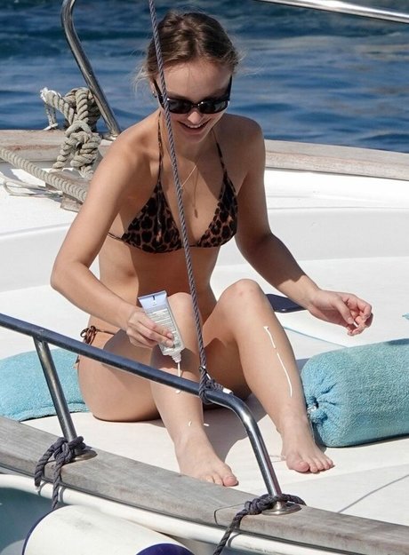 pantyhose footjob onlyfans free naked images