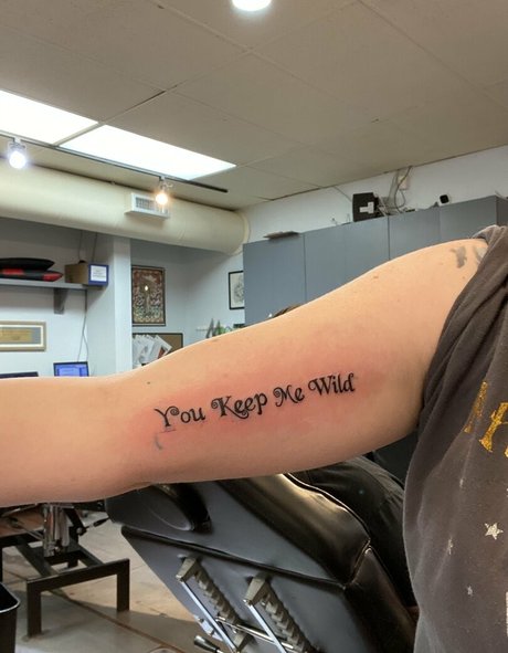 hotwifekk sex model image