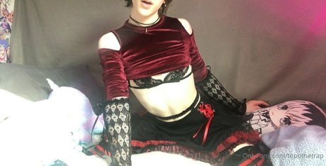 tepothetrap naked model picture