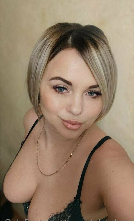 annadelosshow sexy actress img