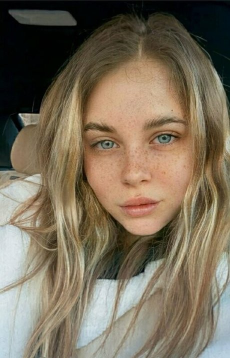 Anacuteness star adult archive