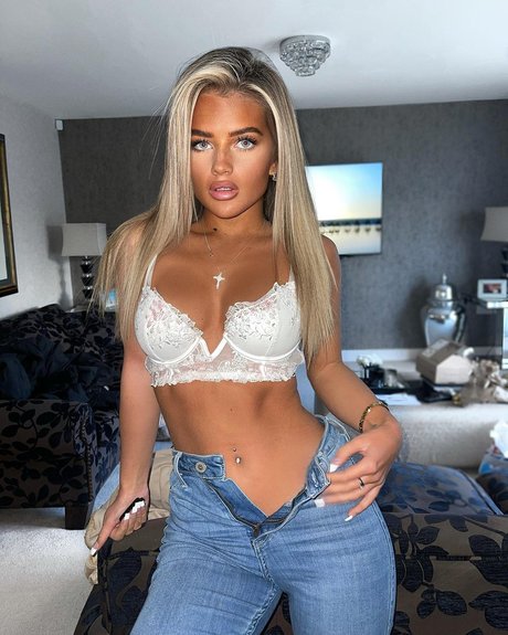 milf strip onlyfans erotic photos