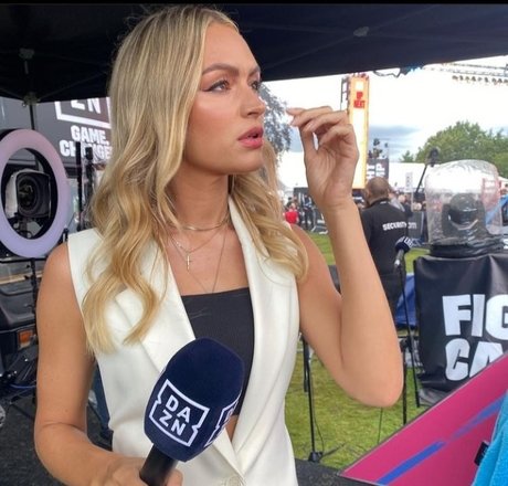 Laura Woods star naked image