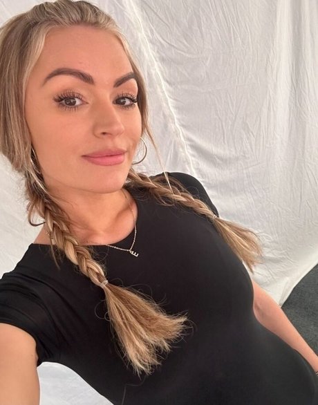 Laura Woods high quality star images