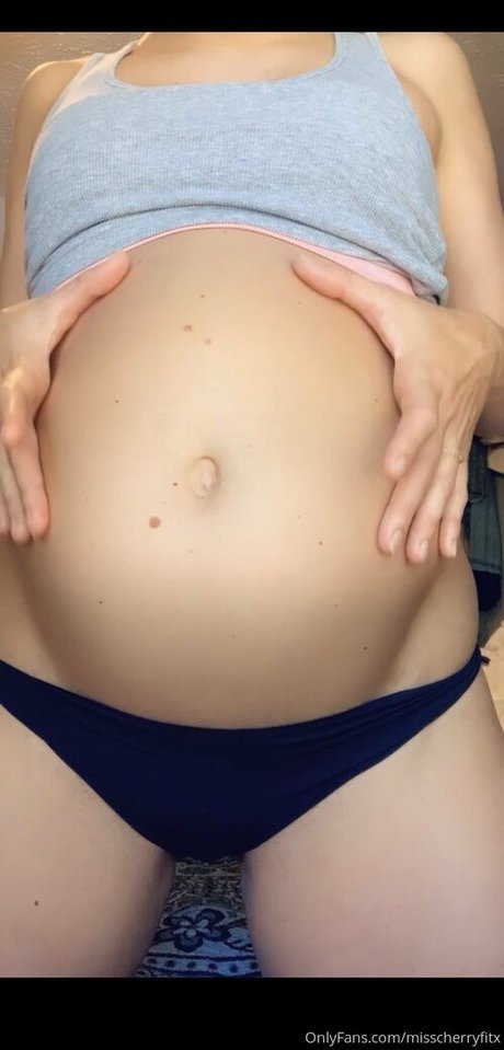 misscherryfitx sex model pic