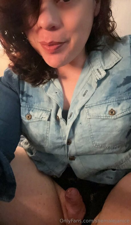 shemalejanice naked star picture