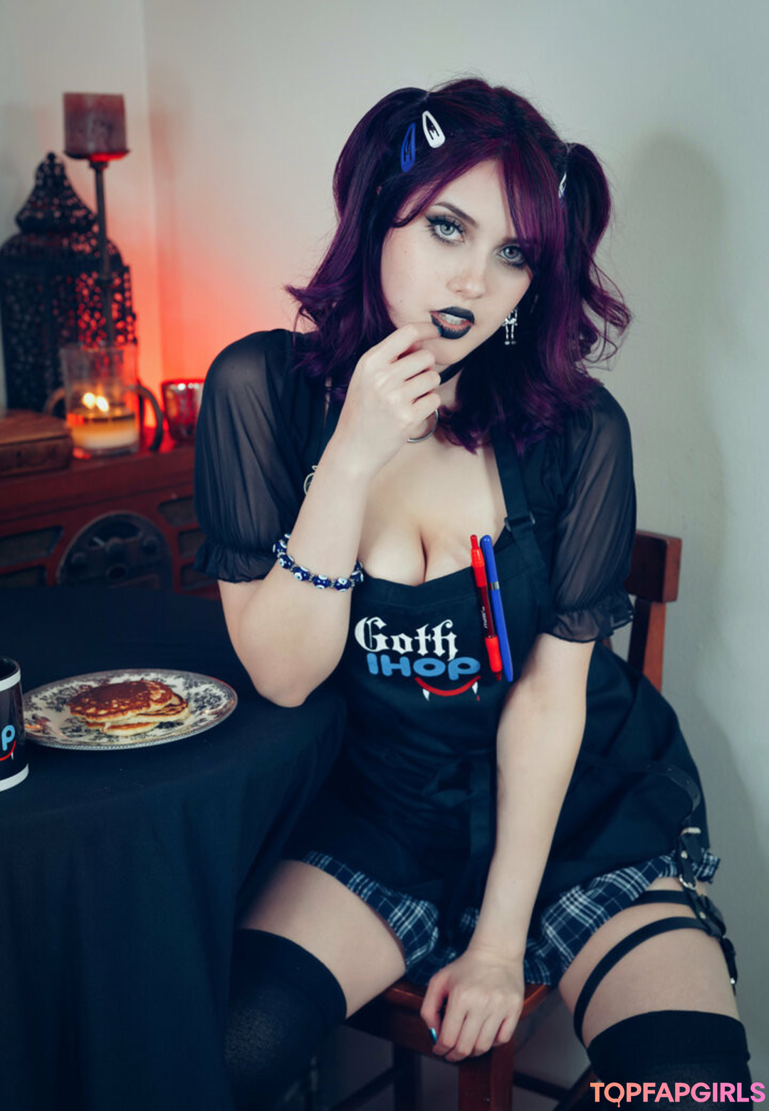 candylioncos model free photos