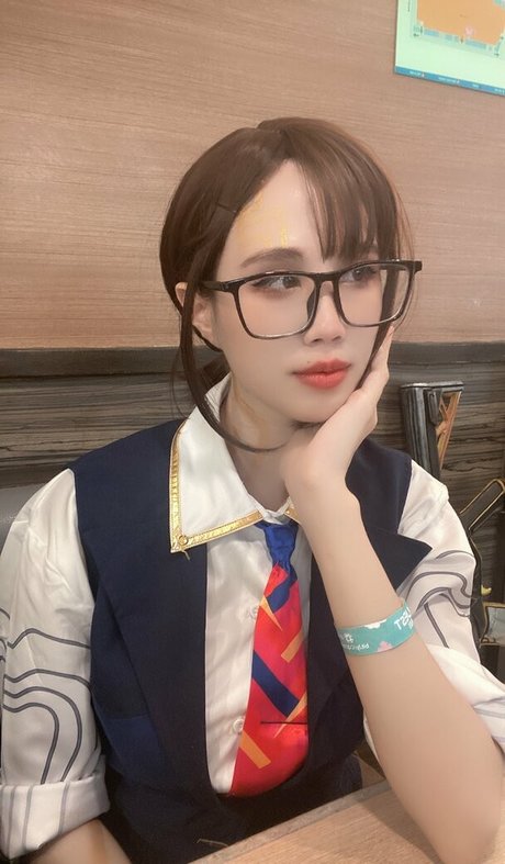 Kura Onee san sex model photos