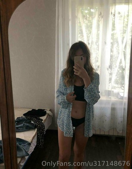 teach ella top profile image