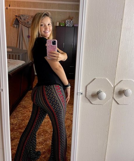 kristennnhaness model top gallery