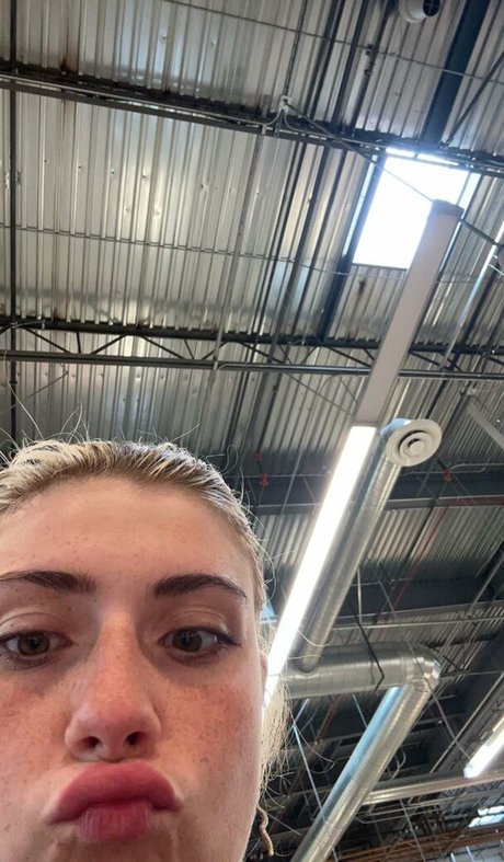 italian milf onlyfans free naked image