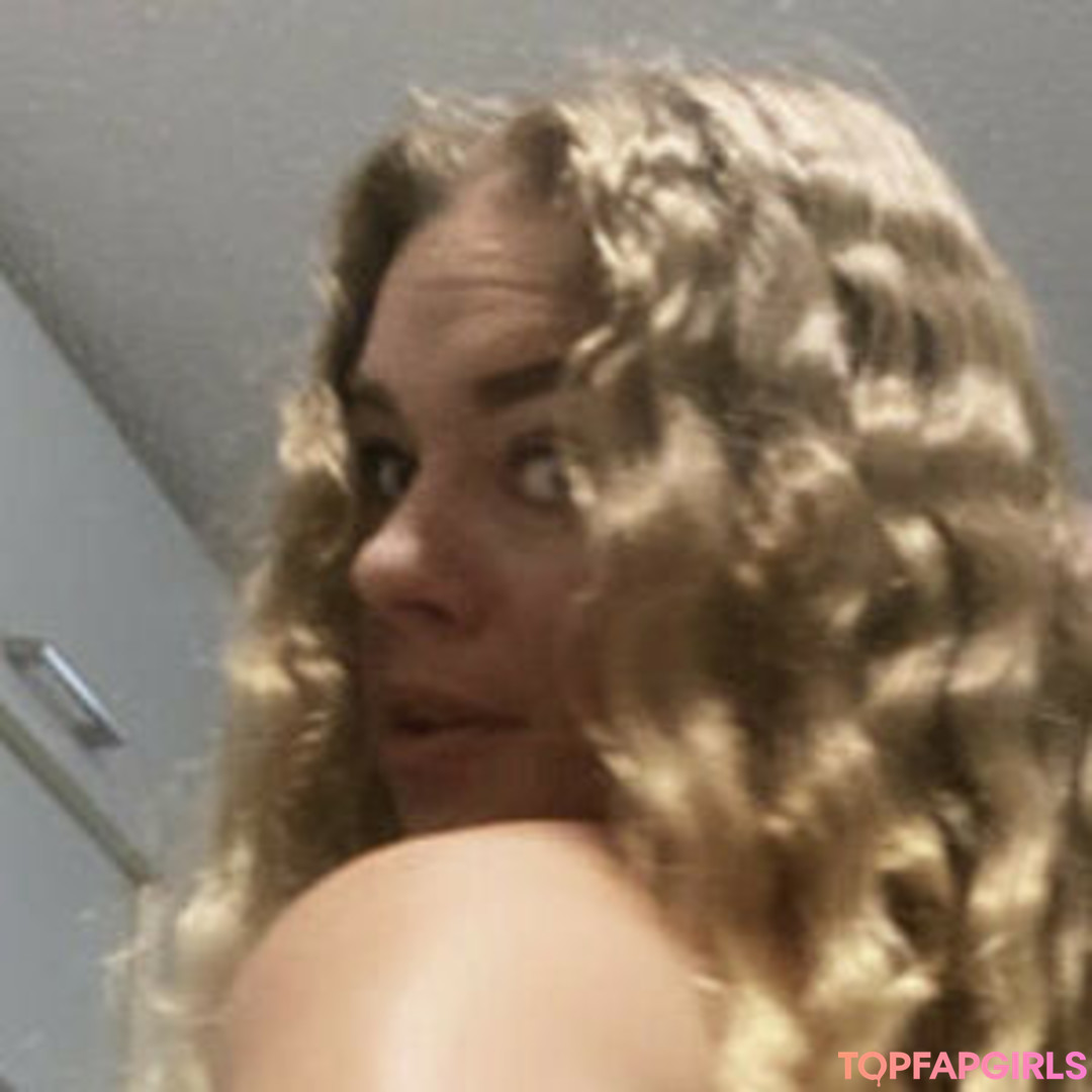 cbeezeec pornstar sex image