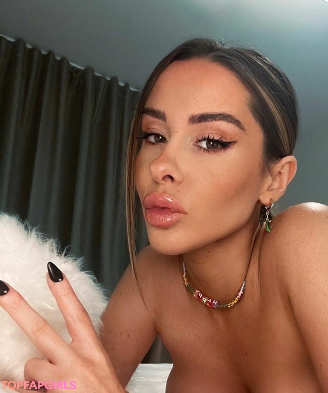 pussy spreading onlyfans art nude img