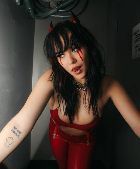 Taylor Upsahl hot star galleries