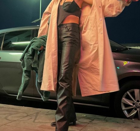 Taylor Upsahl top star galleries