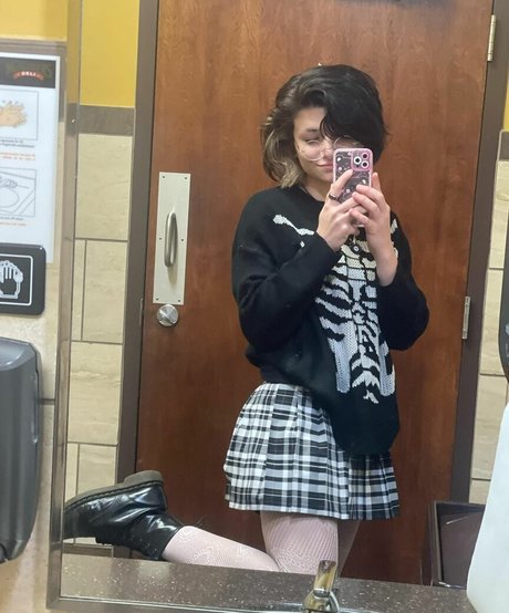 Indigoo pretty pornstar photos