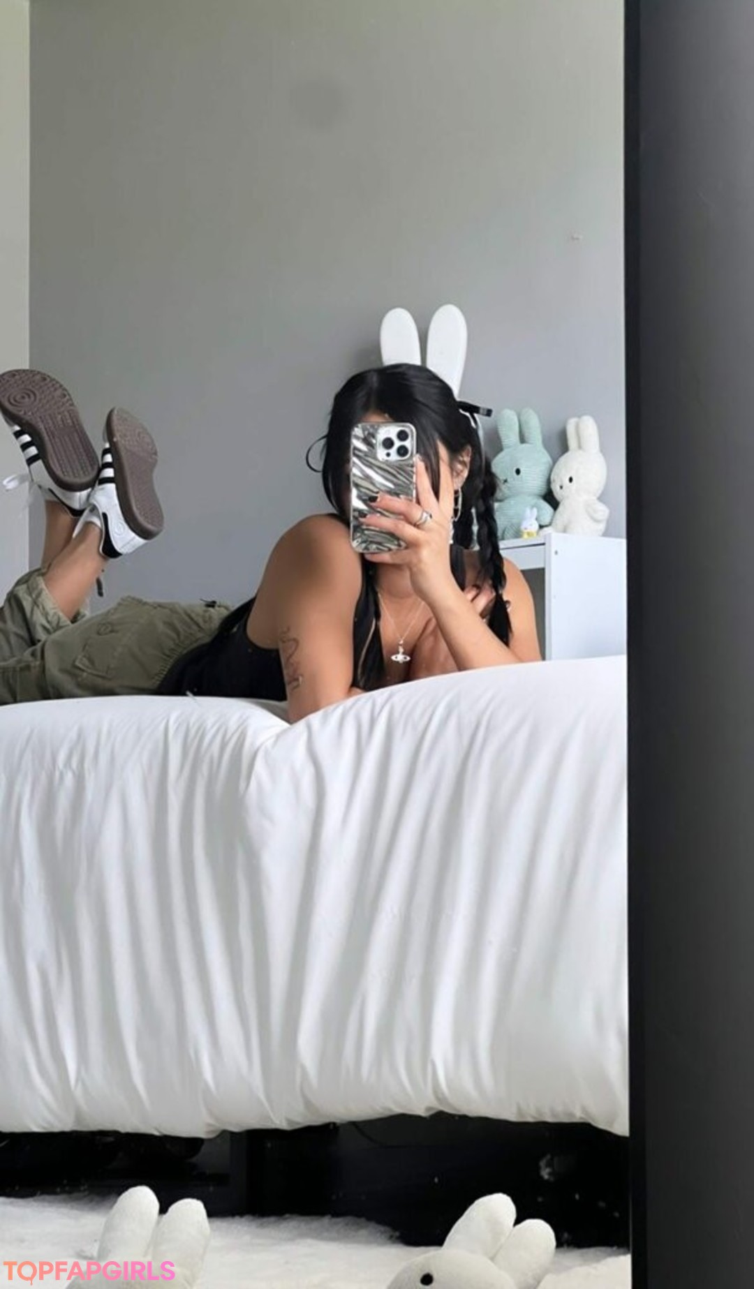 black onlyfans naked picture